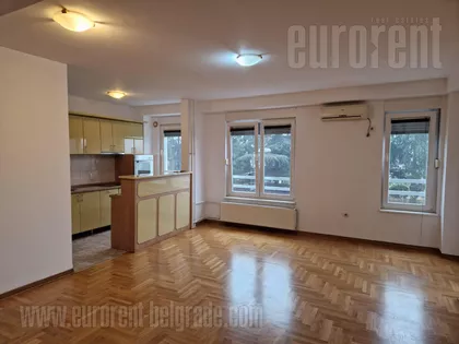 CRVENI KRST | 4zida.rs