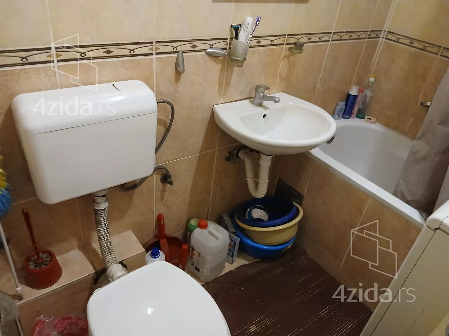 Dvoiposoban stan | 4zida