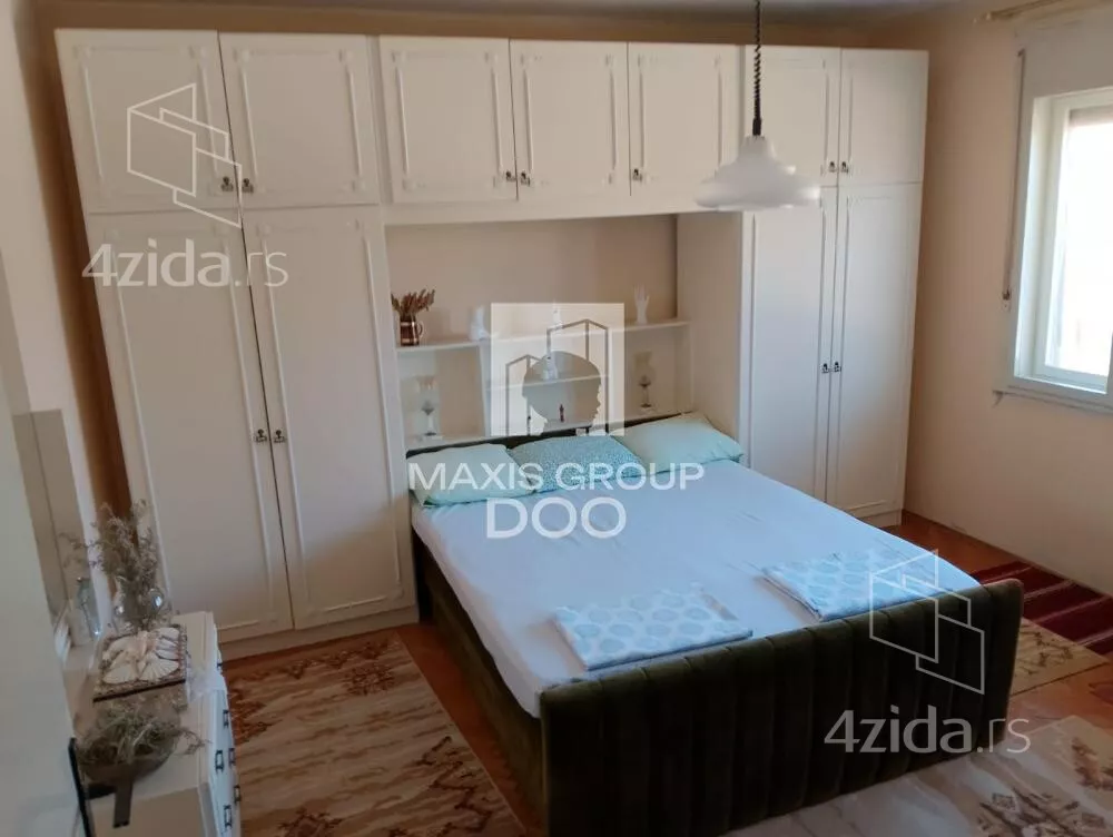 Četvoroiposoban stan | 4zida