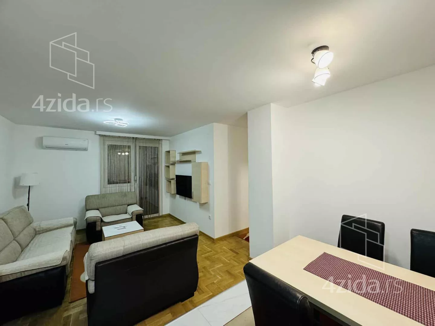 Dvoiposoban stan | 4zida