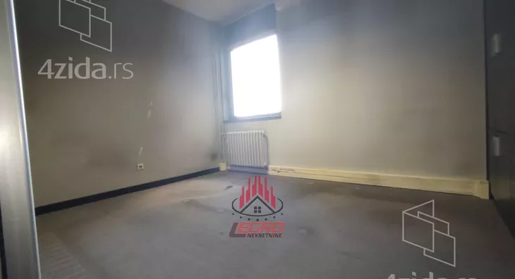 Četvoroiposoban stan | 4zida