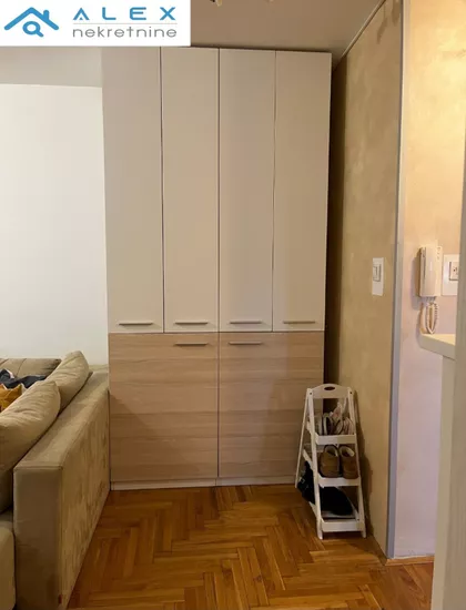 Molnar Đule | 4zida.rs