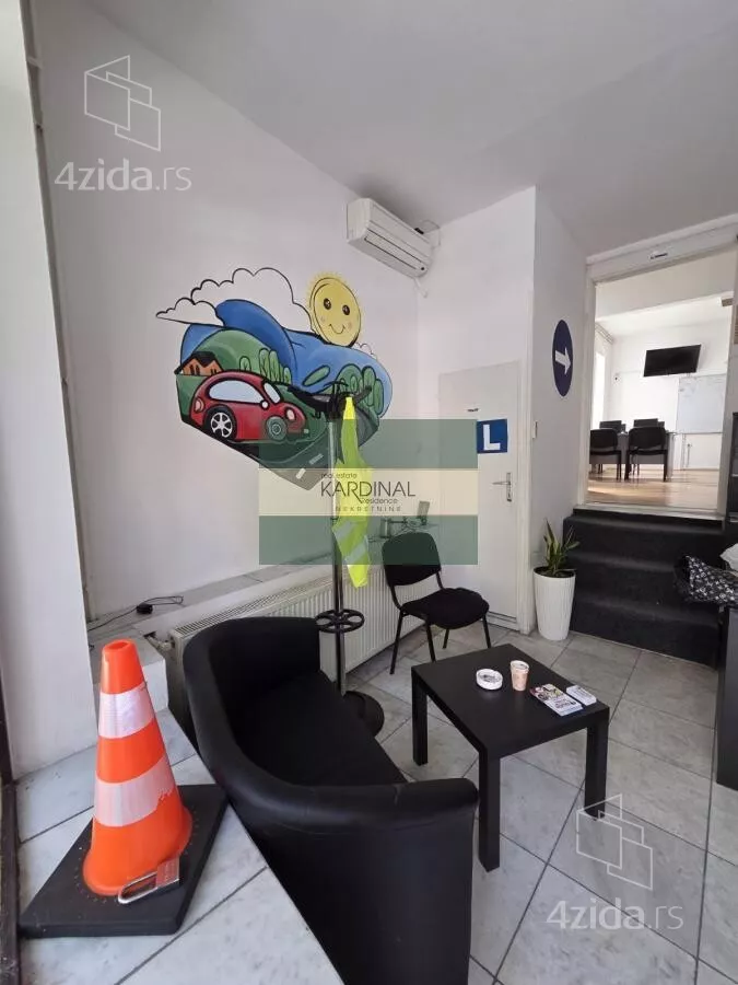 Poslovni prostor | 4zida