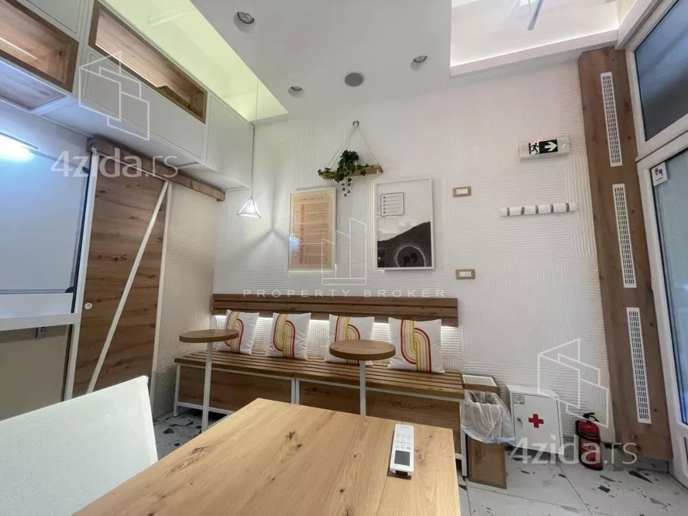 Lokal | 4zida