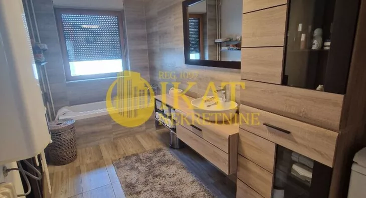 4-etažna kuća | 4zida