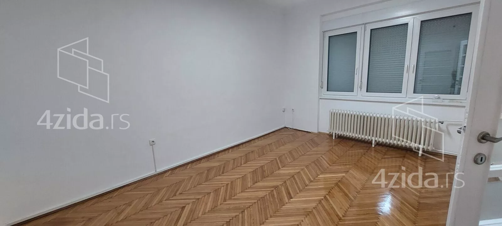 Poslovna zgrada | 4zida