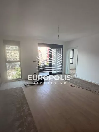 Vukov Spomenik | 4zida.rs