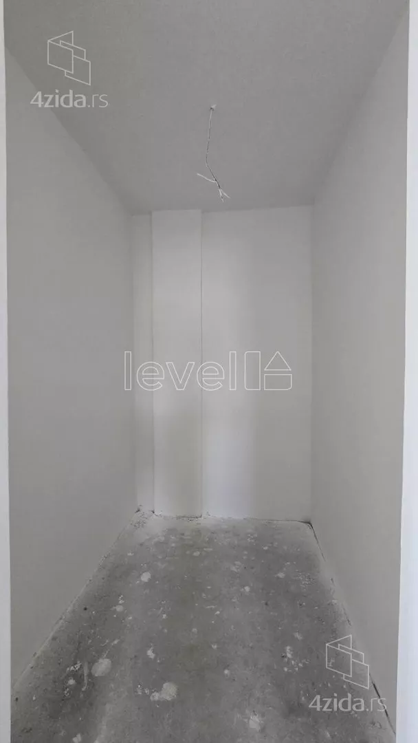 Četvoroiposoban stan | 4zida