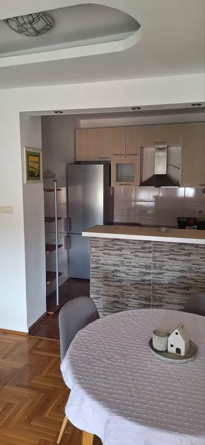 Stojana Novakovića 83 | 4zida.rs