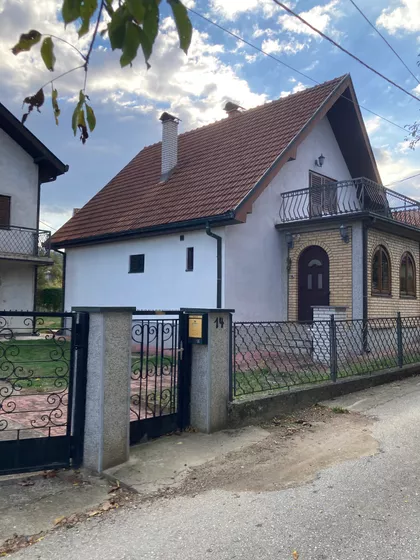 Ostroška 14 | 4zida.rs