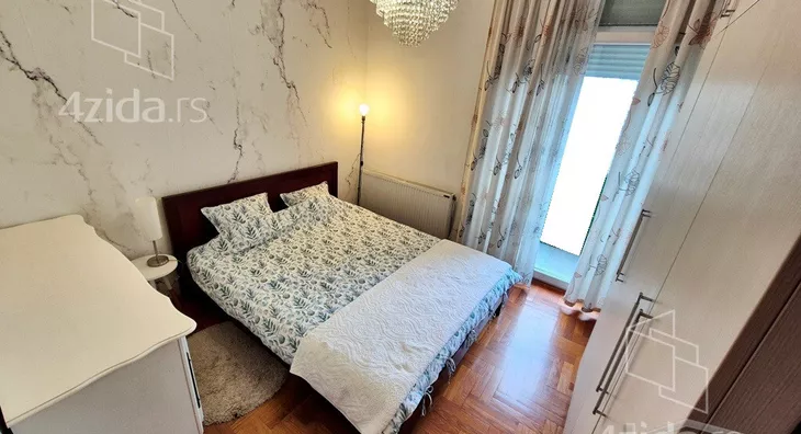 Šestosoban stan | 4zida