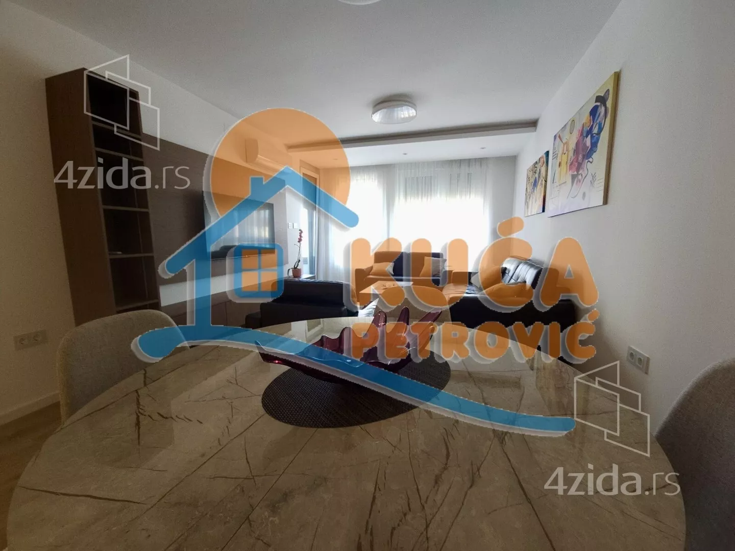 Jednoiposoban stan | 4zida