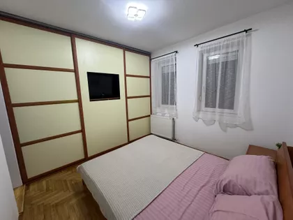 Tone Hadžića | 4zida.rs