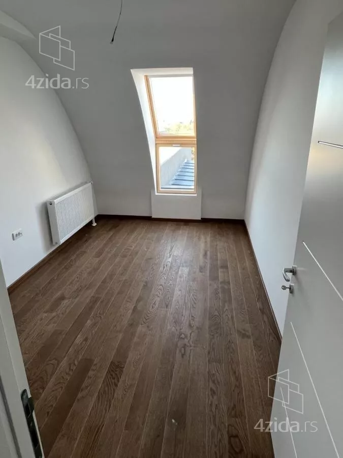Šestosoban stan | 4zida