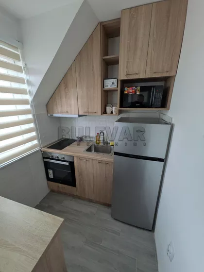 Cara Uroša | 4zida.rs