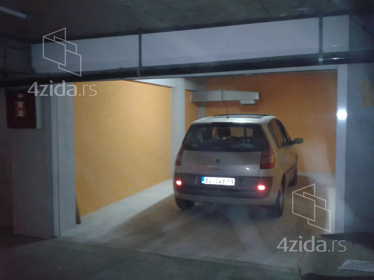 Garaža | 4zida