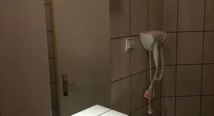 Poslovna zgrada | 4zida