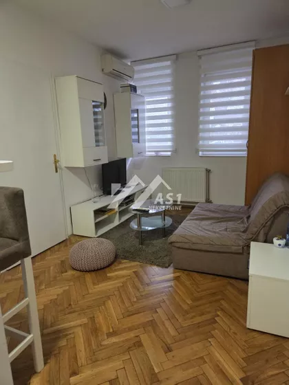 Valentina Vodnika | 4zida.rs