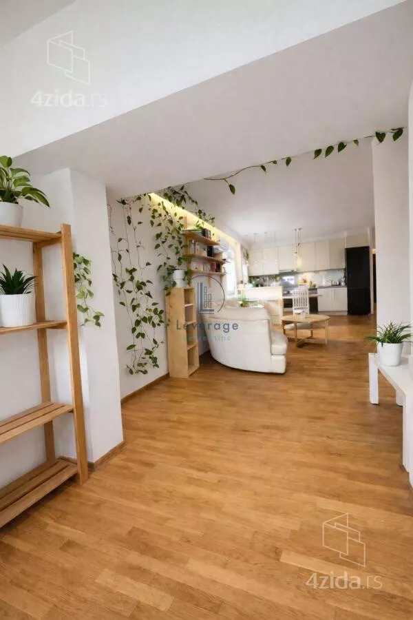 Troiposoban stan | 4zida