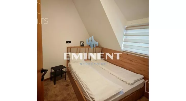 Šestosoban stan | 4zida