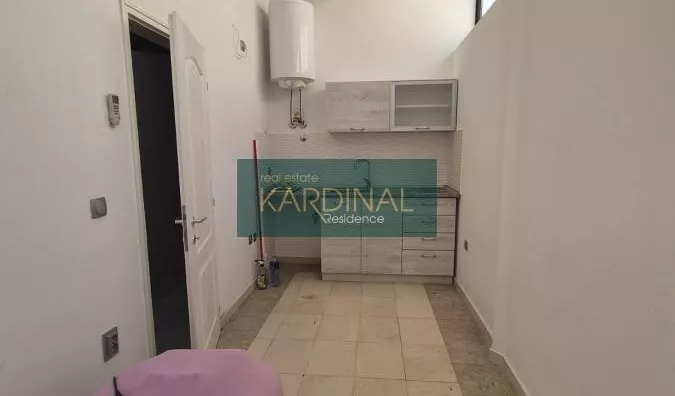 Lokal | 4zida