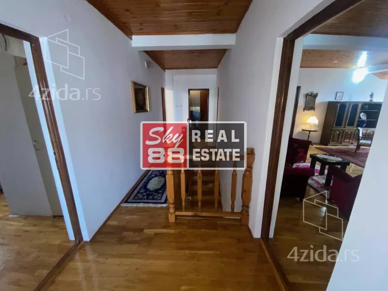 Šestosoban stan | 4zida