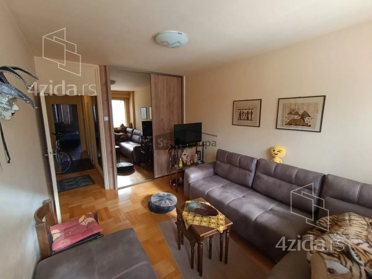 Troiposoban stan | 4zida