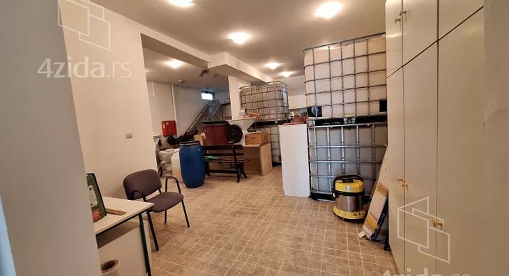 Poslovni prostor | 4zida