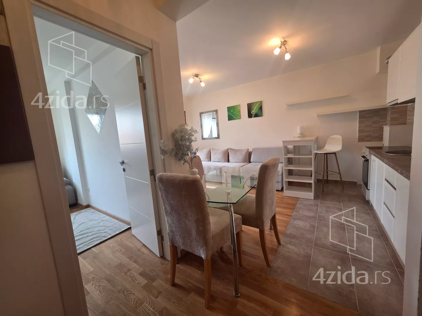 Jednoiposoban stan | 4zida