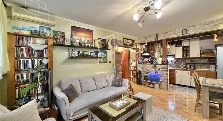 Troiposoban stan | 4zida