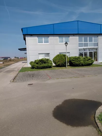 Poslovni prostor na prodaju · 1480 m² · Majur, Okolne lokacije, Šabac