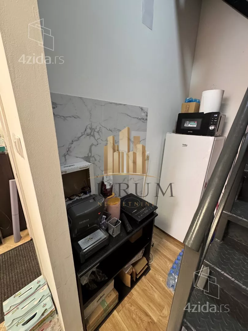 Poslovni prostor | 4zida