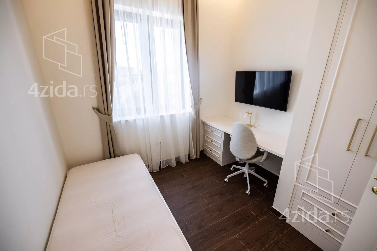 Petosoban stan | 4zida