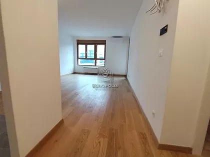 Tadije Sondermajera | 4zida.rs