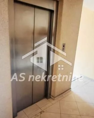 Šestosoban stan | 4zida