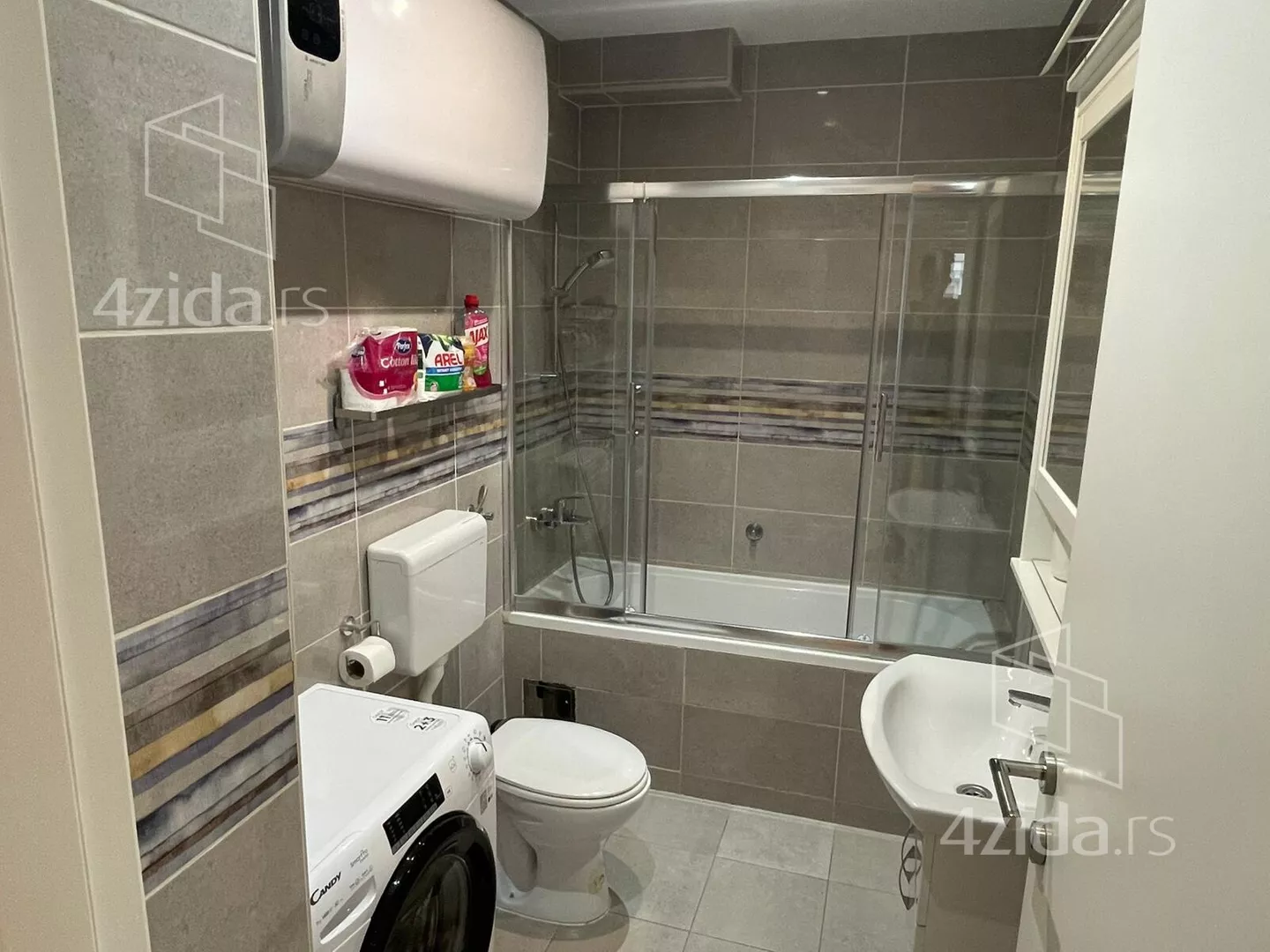 Troiposoban stan | 4zida