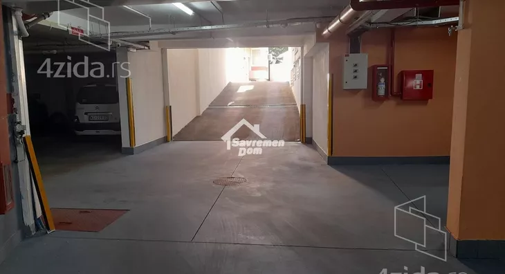 Garaža | 4zida