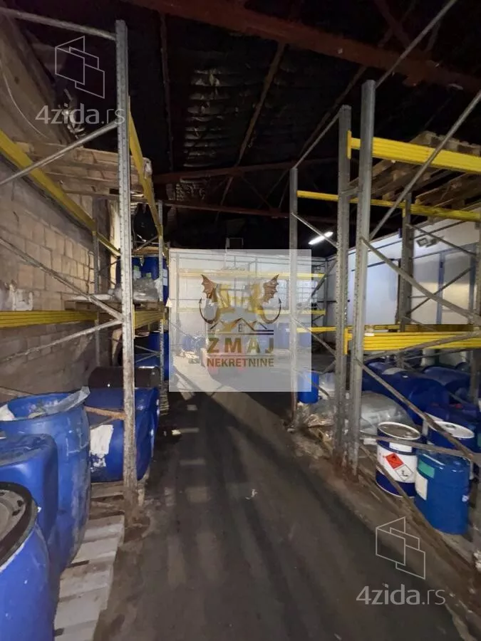 Poslovna zgrada | 4zida