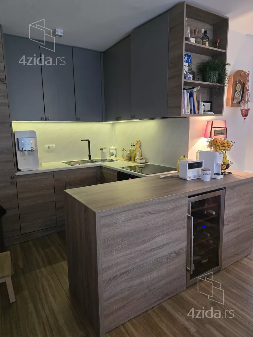 Troiposoban stan | 4zida