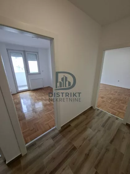 Crveni Pevac | 4zida.rs