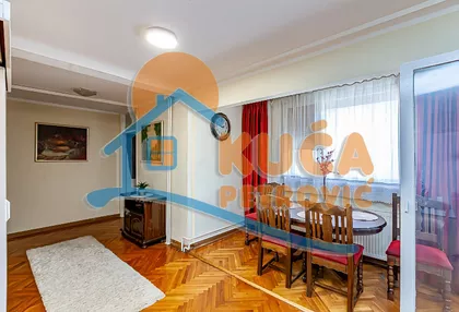 Trg 14. oktobra | 4zida.rs