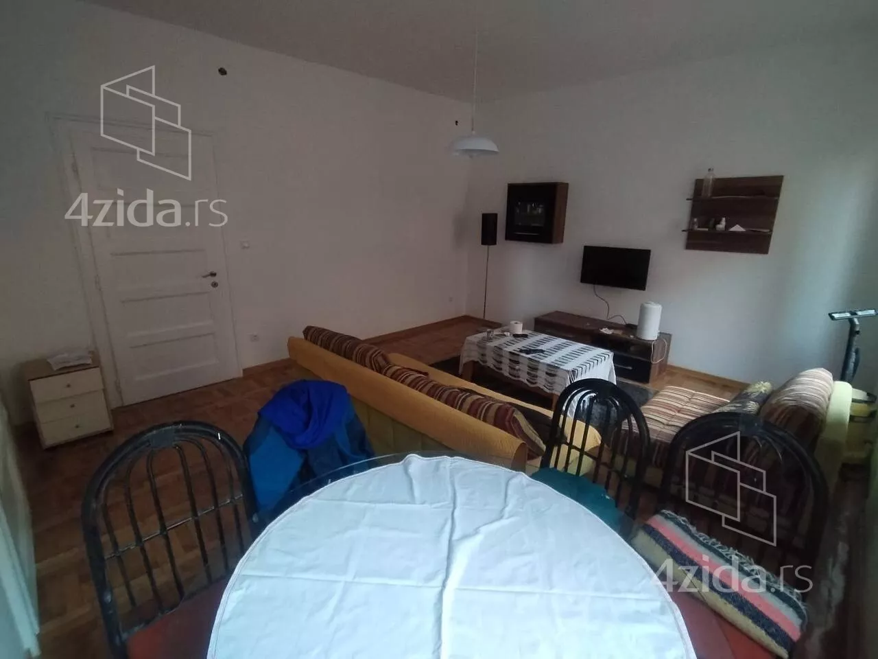 Troiposoban stan | 4zida