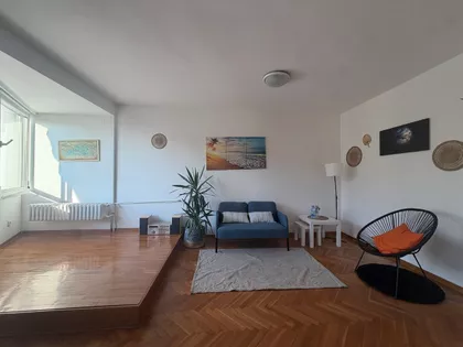 Ustanička | 4zida.rs