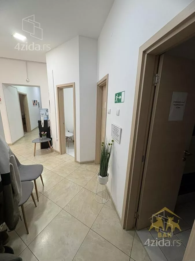 Poslovni prostor | 4zida