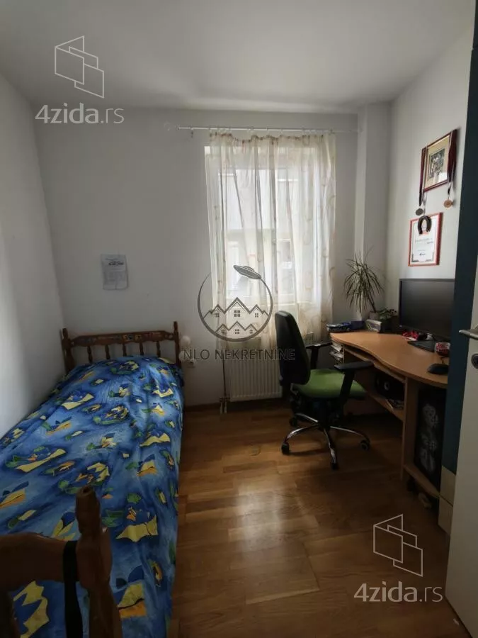 Troiposoban stan | 4zida