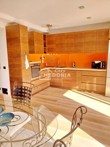 Žanke Stokić | 4zida.rs