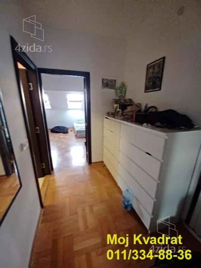 Četvoroiposoban stan | 4zida