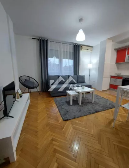 Trg majke Jevrosime | 4zida.rs