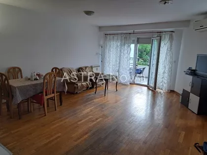 Vukov Spomenik | 4zida.rs