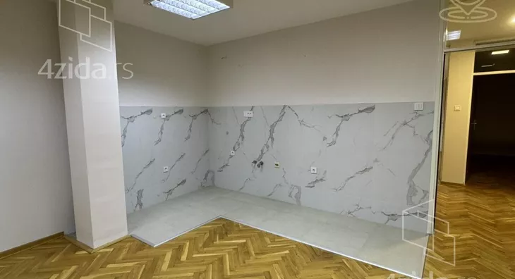 Četvoroiposoban stan | 4zida